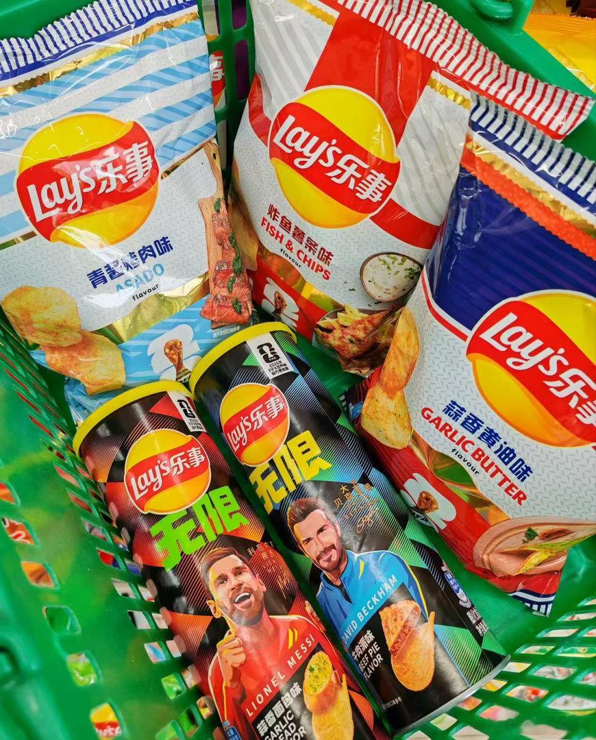 贝克汉姆看球赛吃什么贝克汉姆看球赛边咔哧咔哧嚼乐事的样子，简直就是我本人看球的真