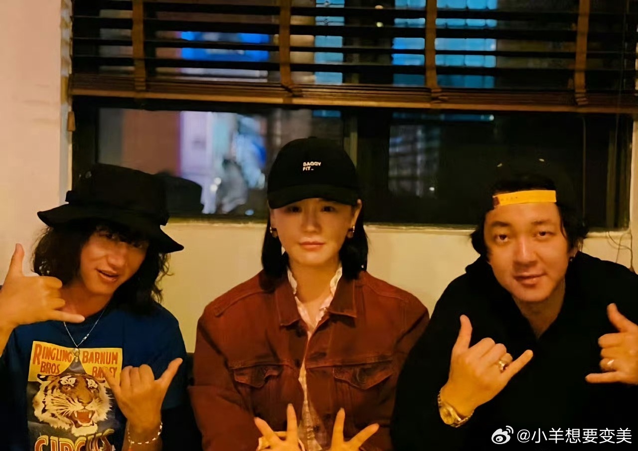 马思纯张哲轩分手姐们儿终于分了 不看好太久了