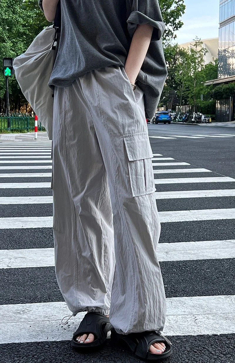 让自己成为解决问题的人。
不要指着别人说:
“你欠我的，所以你得给我更多。”
相...