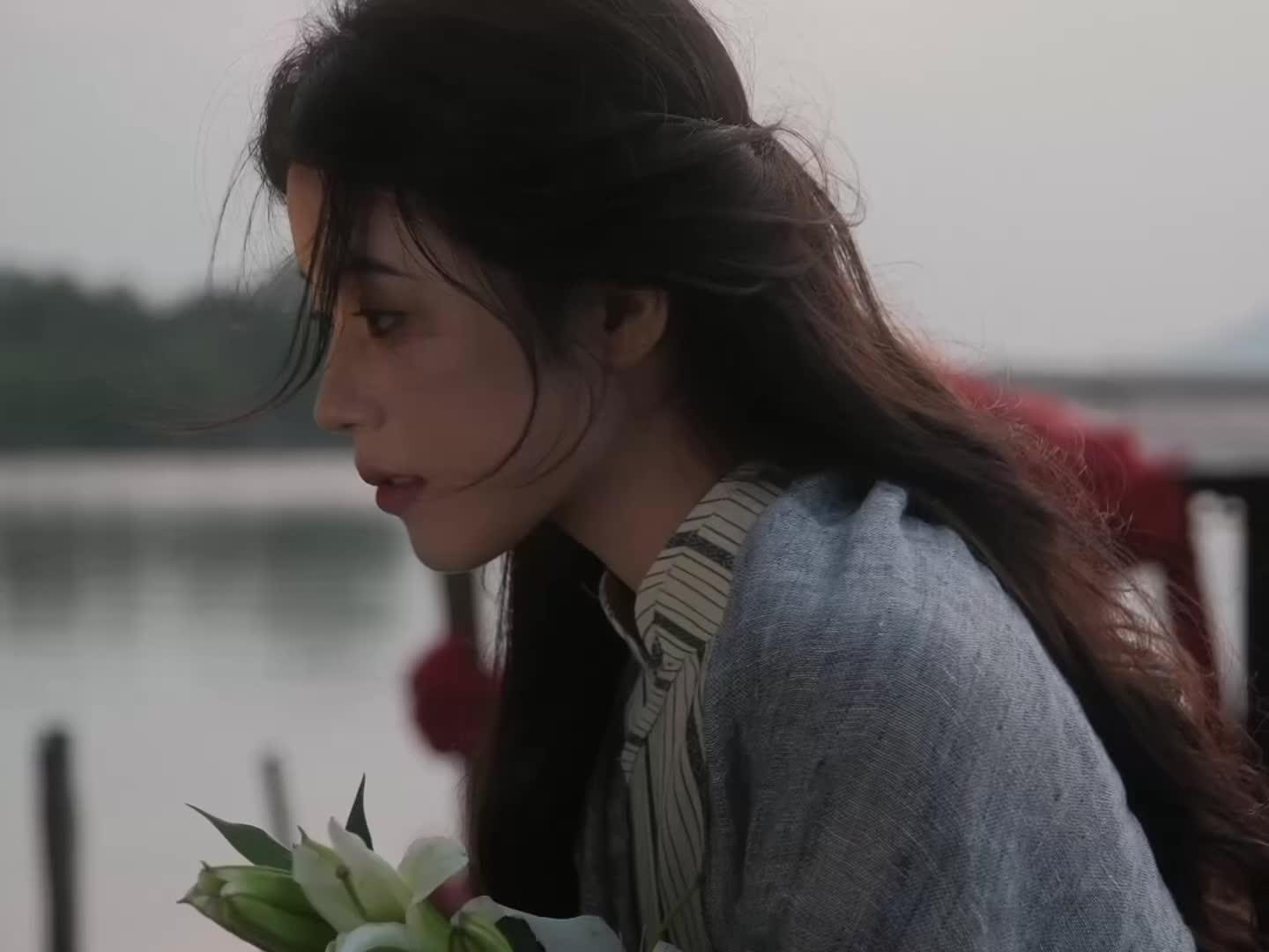 “谁许你天上人间 谁和你恨海情天”