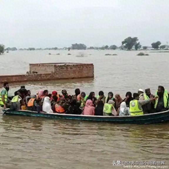 印度不地道，在未发出任何警报的时候，突然放水！眼下正是巴基斯坦农业关键时刻，大水