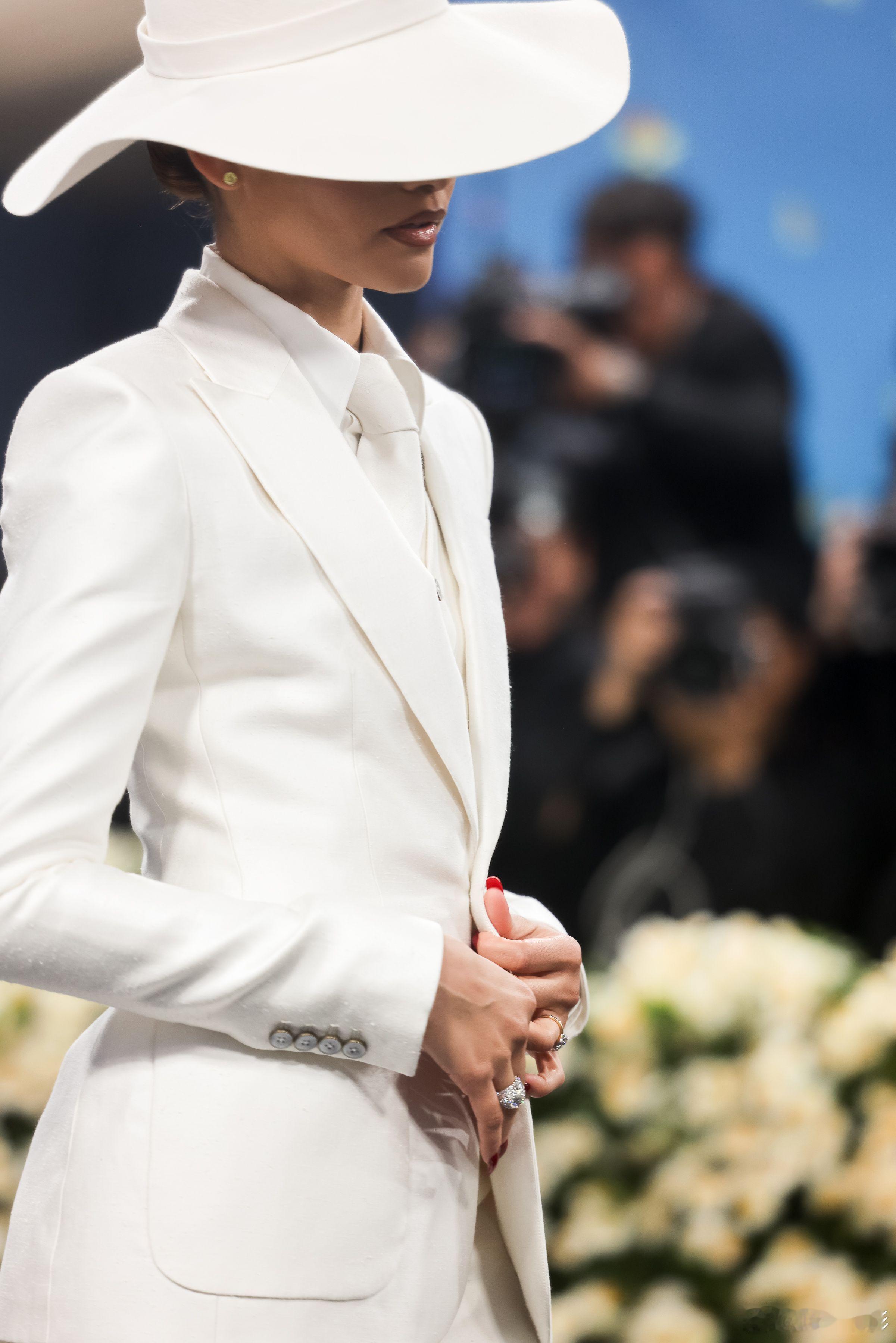 【高清】Zendaya at The 2025 Met Gala Celebra