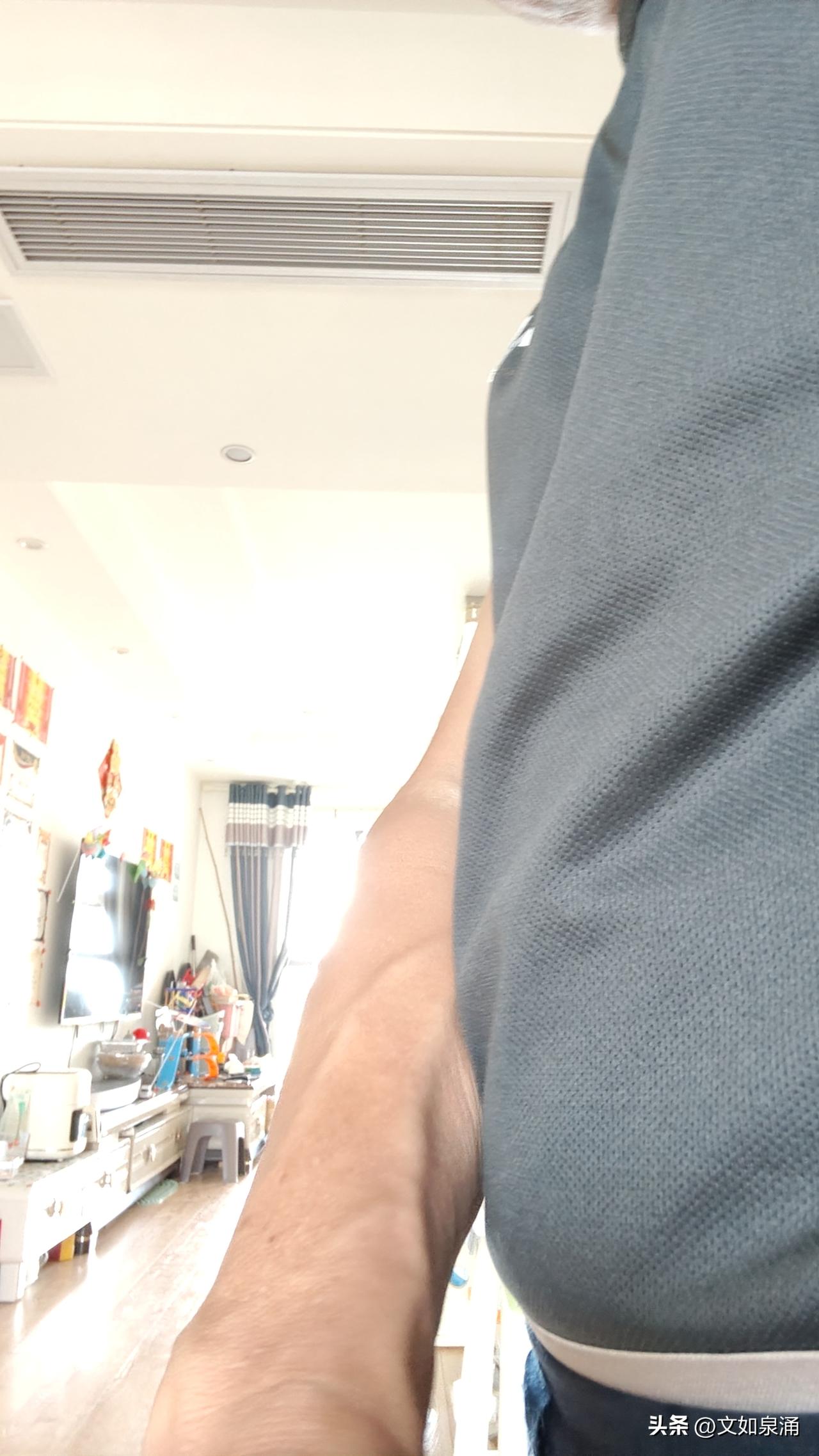午饭又吃多了，肚又大起来了。本来计划中午饭可以不吃或少吃，怎奈妻子做得荟菜大米很
