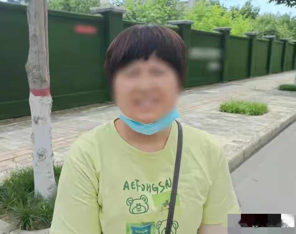 被堂姐妹砍死的陕西女子才45岁，她女儿还很小、儿子刚结婚，丈夫眼看凶案发生无力阻