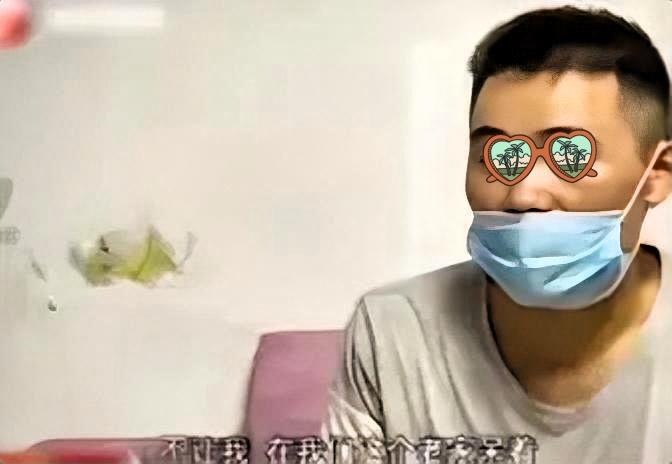 两个年轻人刚结婚，丈夫就发现妻子在房事上经验十足，丈夫没多想，只当是妻子年少轻狂