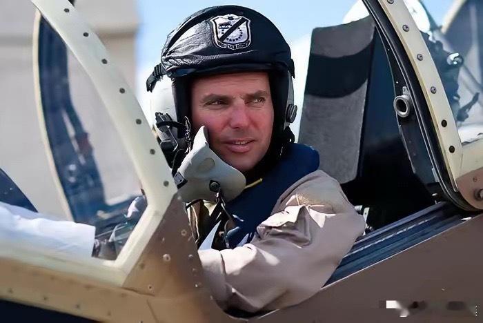 卑鄙无耻！被设局诱骗回国的中国外籍飞行员教官丹尼尔.杜根将引渡美国受审！路透社4