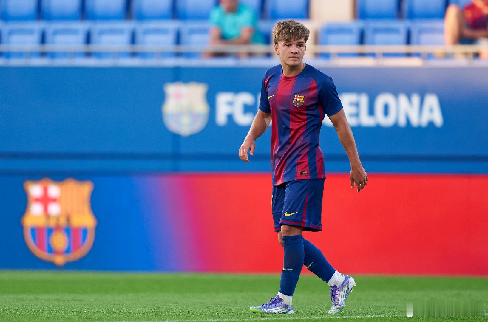 【伤停】18岁的巴萨中场胡安-埃尔南德斯遭遇左膝前交叉韧带断裂的重伤，将接受手术