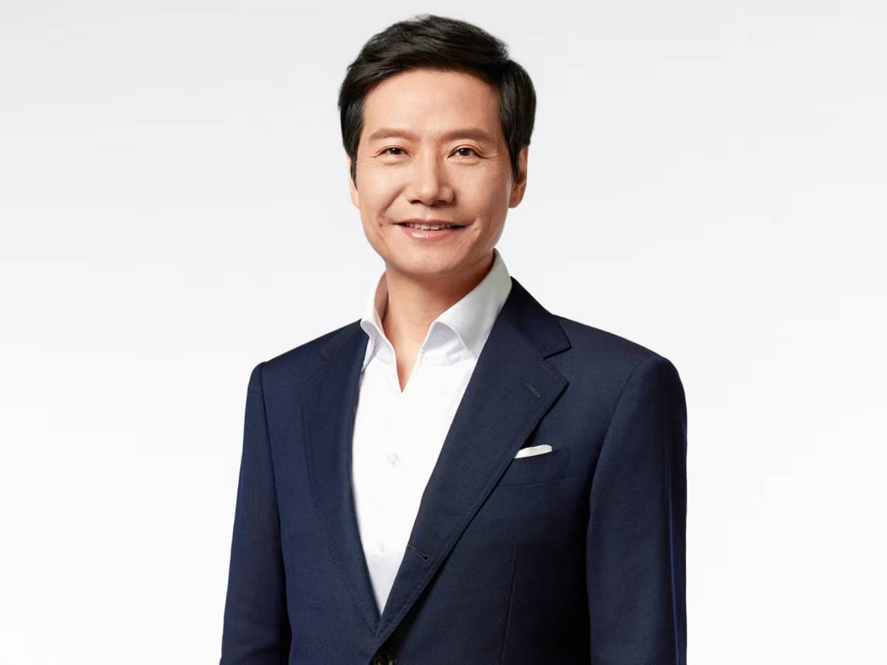 雷军坚持支持打击车企互黑黑公关、黑水军、黑自媒体“拉踩”，最终受伤的是每一家车企