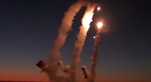 以色列军方此前警告俄罗斯，不要进行反以活动，否则将斩首俄高层官员。

这番狠话一