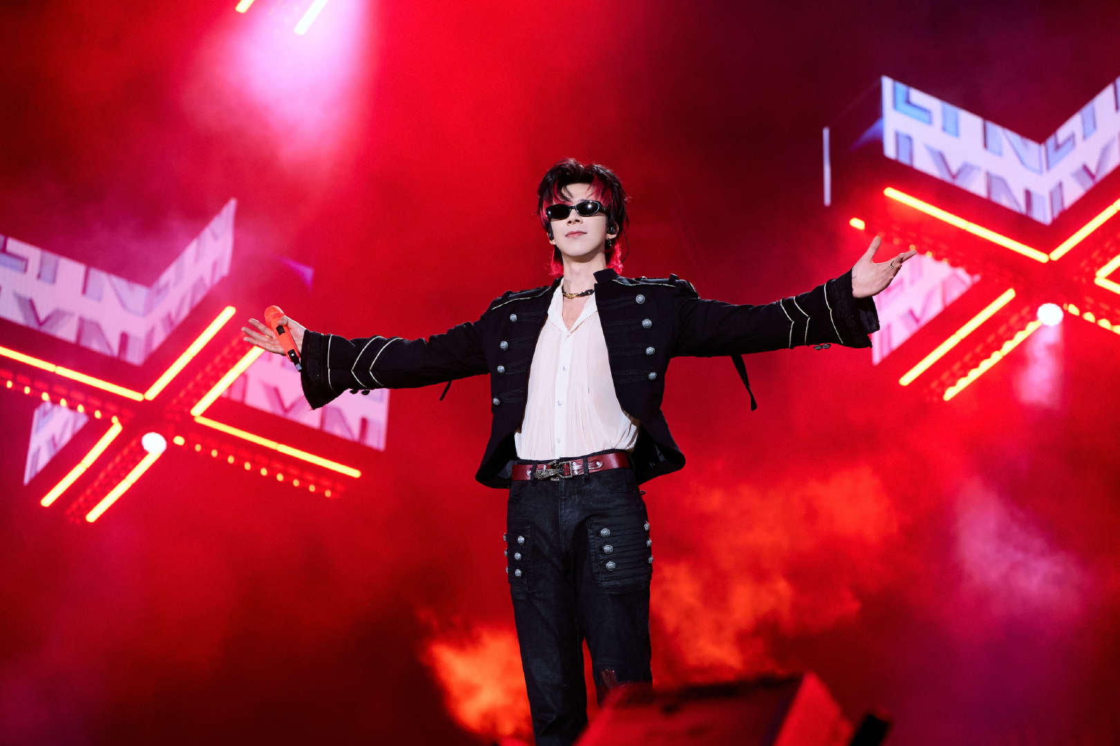 刘宇宁宣传门尼新专辑刘宇宁宣传门尼三专 刘宇宁宣传门尼新专辑 