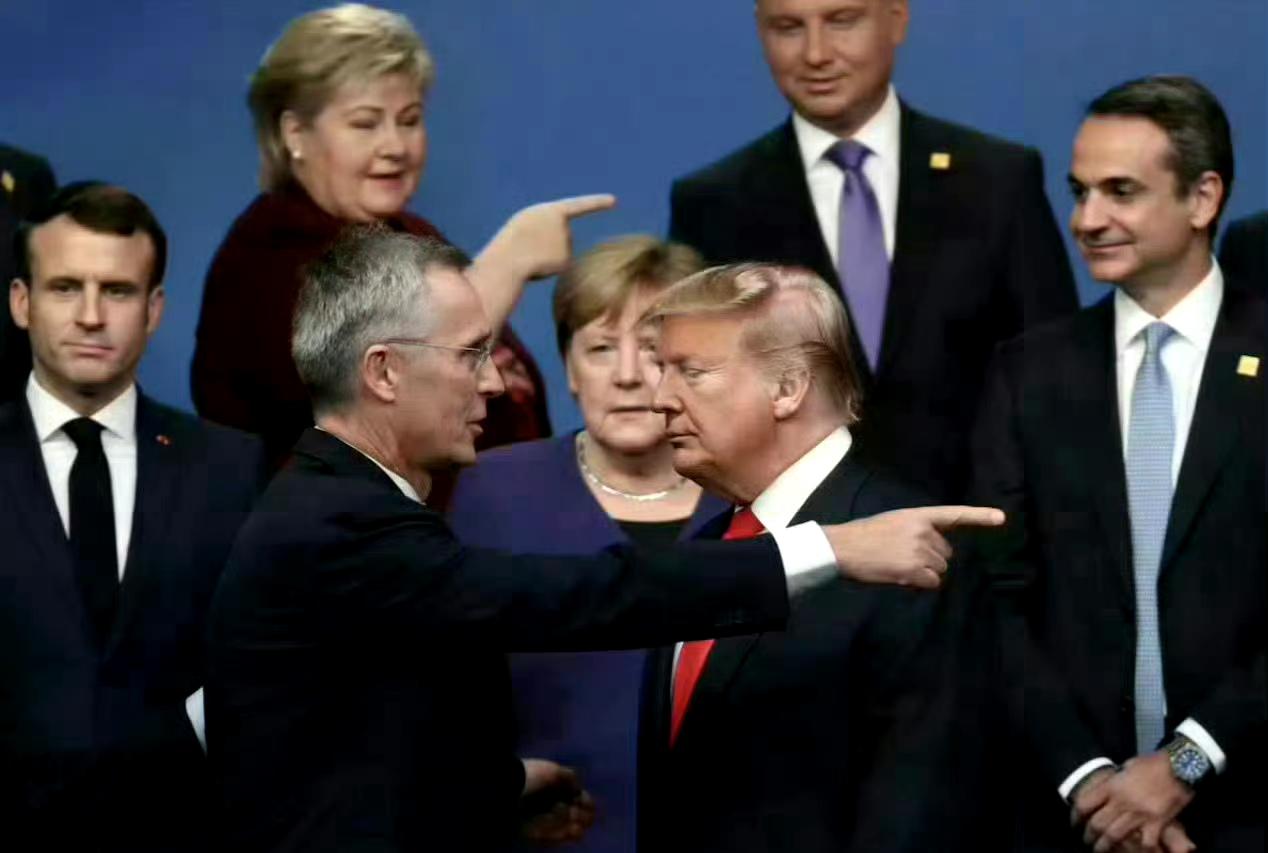 特朗普敦促北约别在格陵兰岛问题上与他对着干。他强调，若非是他川某人出手拯救，北约