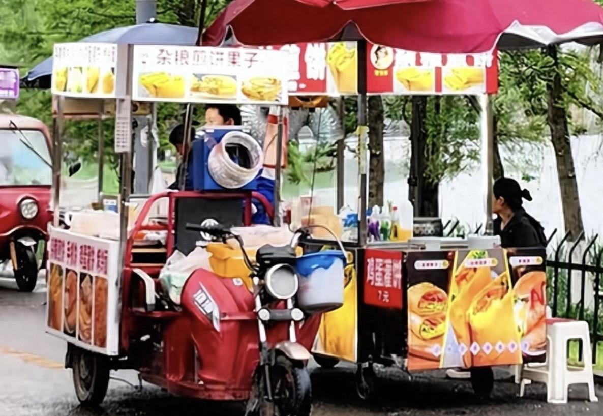 本来我不想讲后湖煎饼摊事件的，可实在看不下去好人一直被欺负，而坏人却可以获得同情