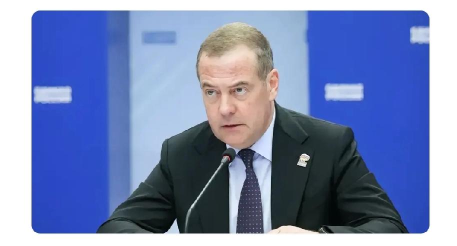 梅德韦杰夫说特朗普想成为普京那样的总统根本做不到，这评价一针见血。普京带领俄罗斯