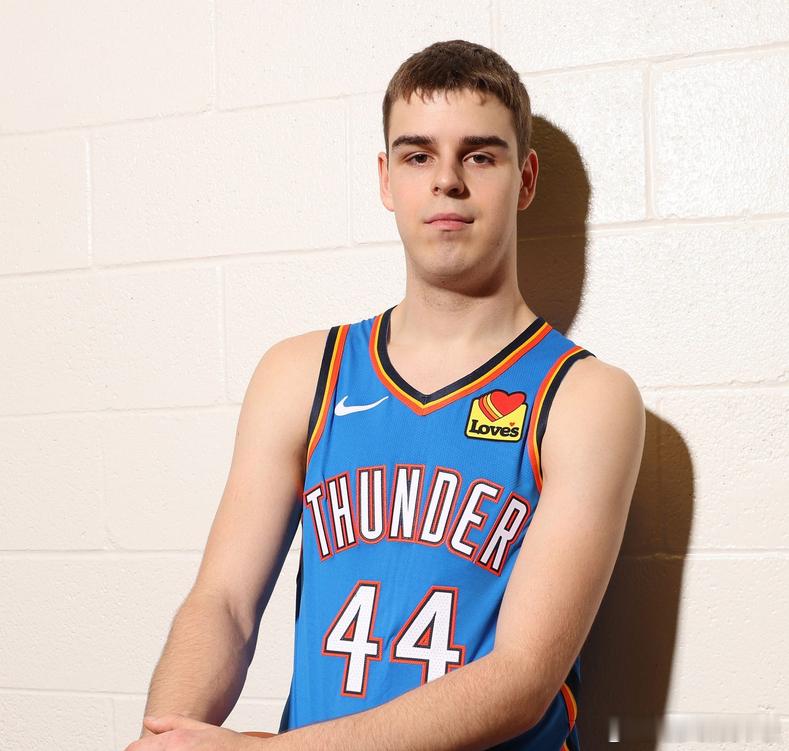 Scotto：雷霆总经理萨姆·普雷斯蒂表示，托皮奇正在接受睾丸癌化疗。主治医生对