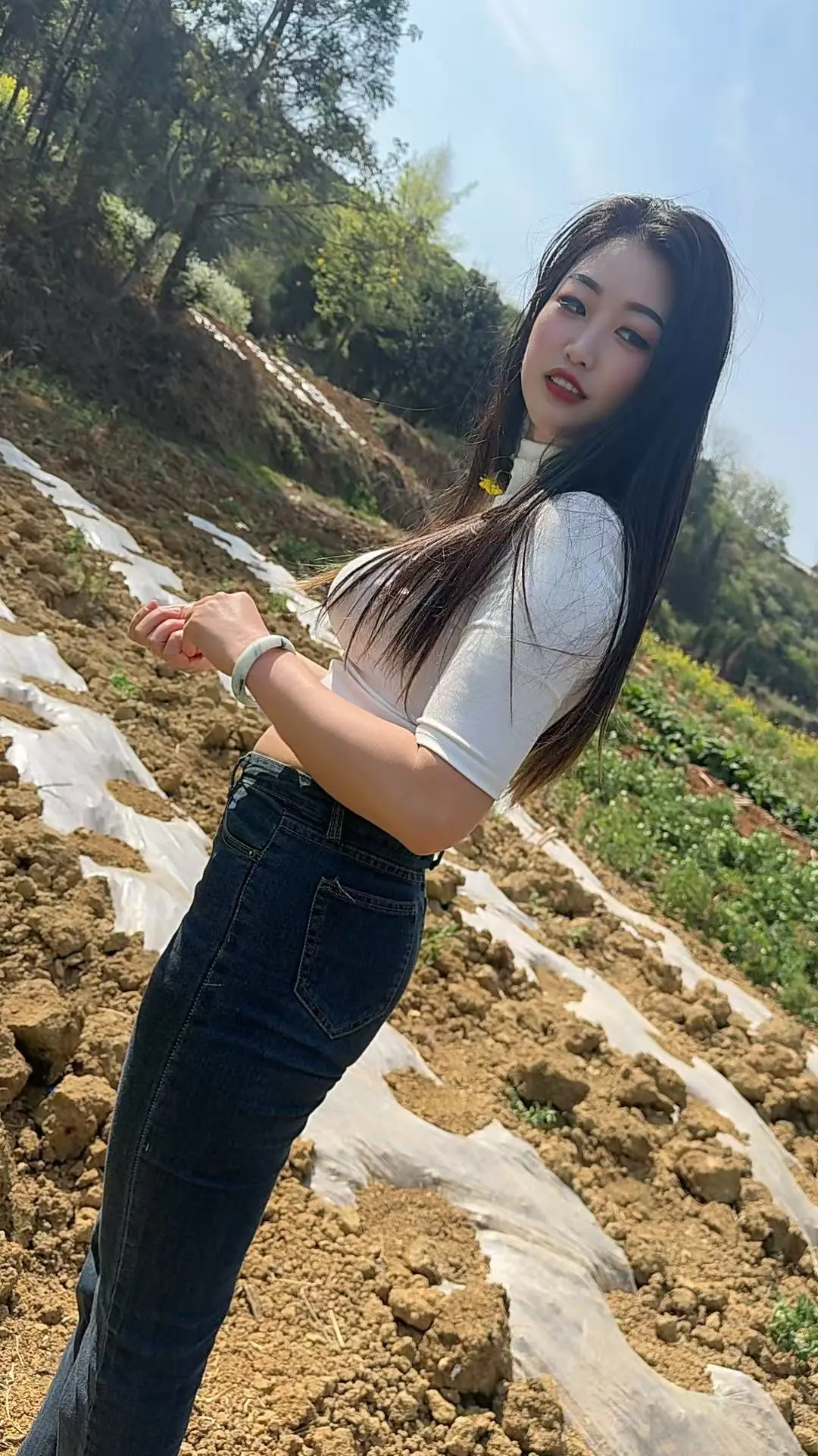 户外清纯美女 农村生活 微胖女生