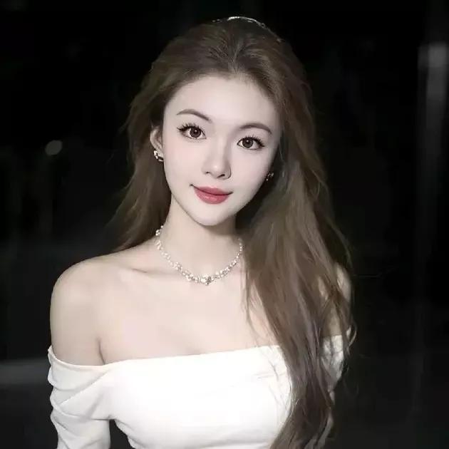 优雅气质少女，夜色中散发迷人魅力秋日少女照 清秀美少女 温柔甜美少女 夜景气质少