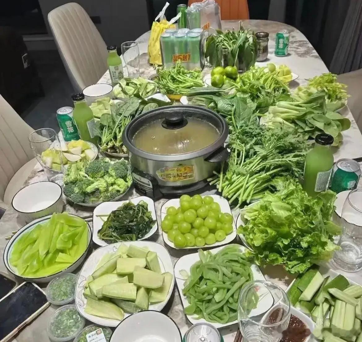 满屏的绿色，除了健康，啥也不是。成交量也不行，这几天走出了924之前的感觉[二哈