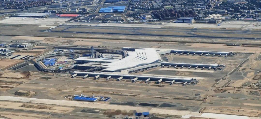 【南航宣布2025年全面转场乌鲁木齐T4“银河战舰”】南航宣布将于2025年全面