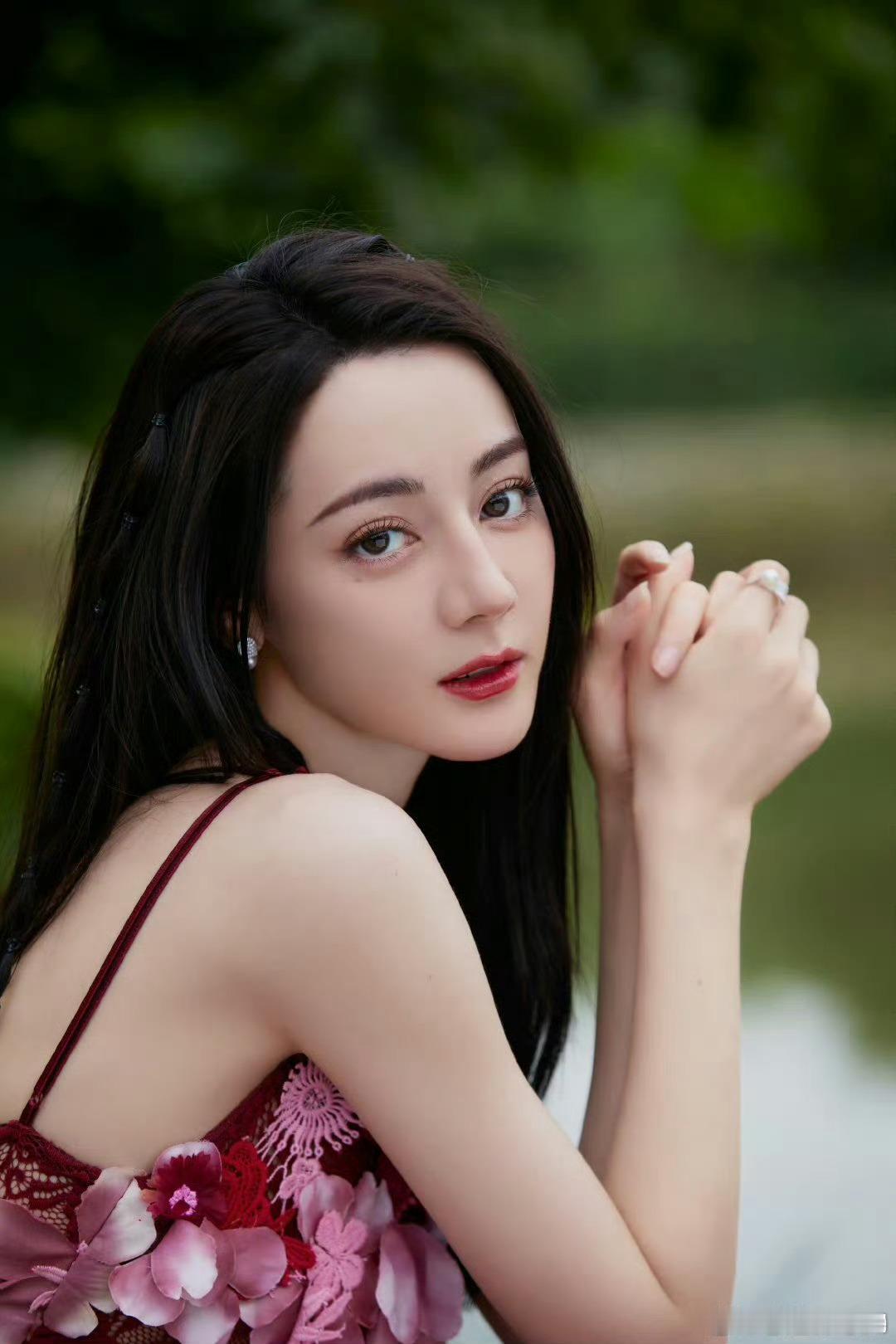 迪丽热巴现在不轻易答应参加户外综艺了，因为很难再遇到像北斗七行那么合拍的艺人朋友