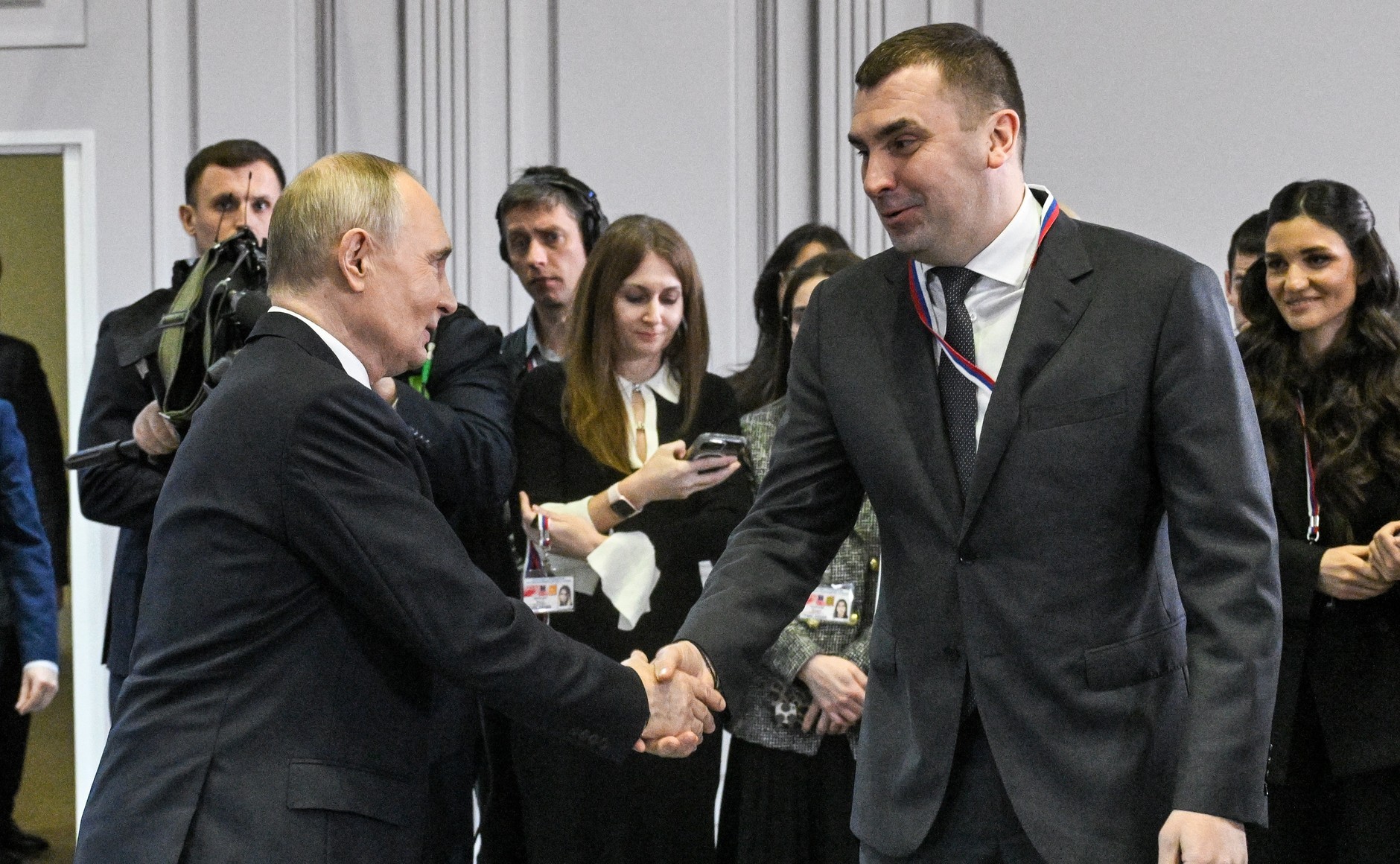 瓦洛佳小朋友  接见《弗拉基米尔·普京年度总结》节目志愿者与呼叫中心工作人员20