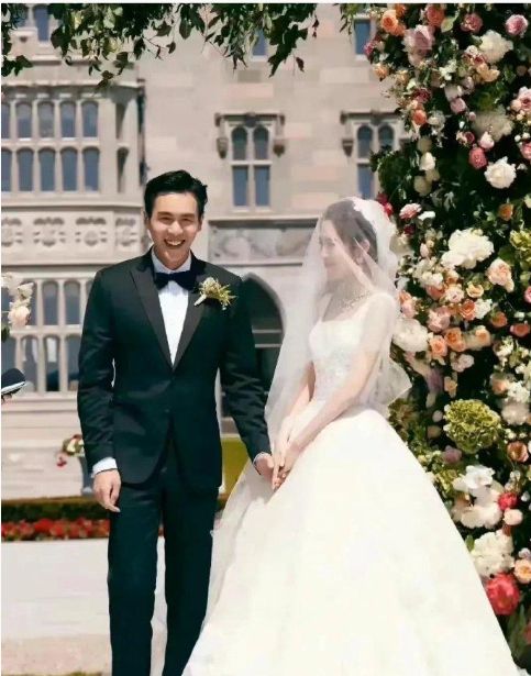 只要这两对不离婚，我还是相信娱乐圈爱情的 