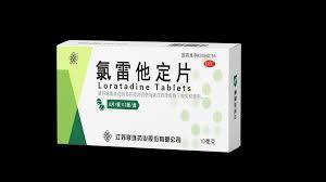 北京大风后，今年的杨柳絮少了很多，吹到哪里去了，所以今年一盒氯雷他定也没吃完，希