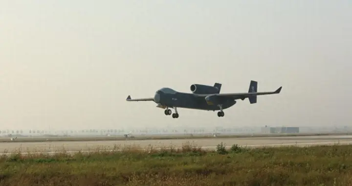 “九天”无人机成功首飞