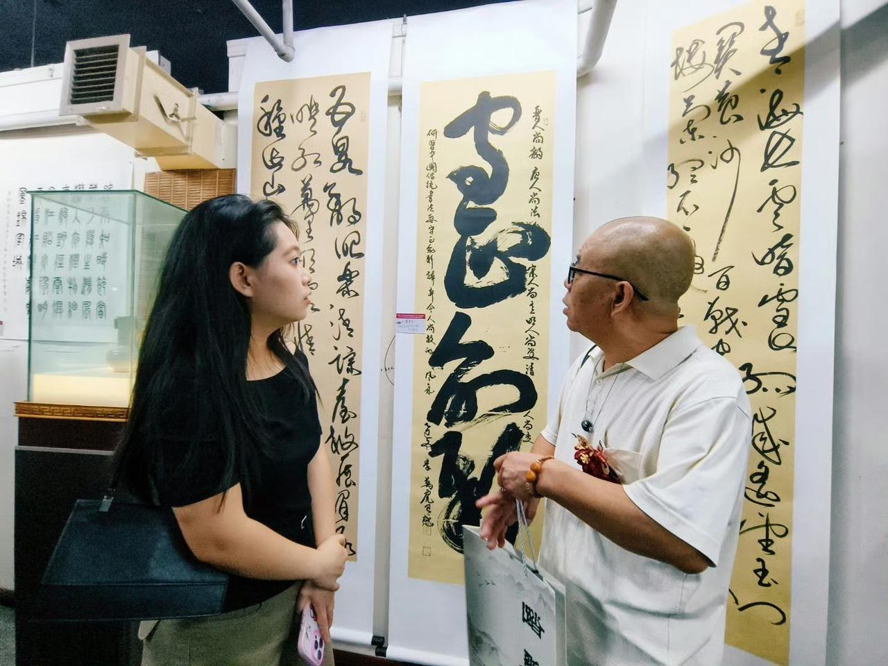 陈永革师生书法展亮相兰州 秦万虎楷书力作礼赞长征

2026年8月22日，“四友