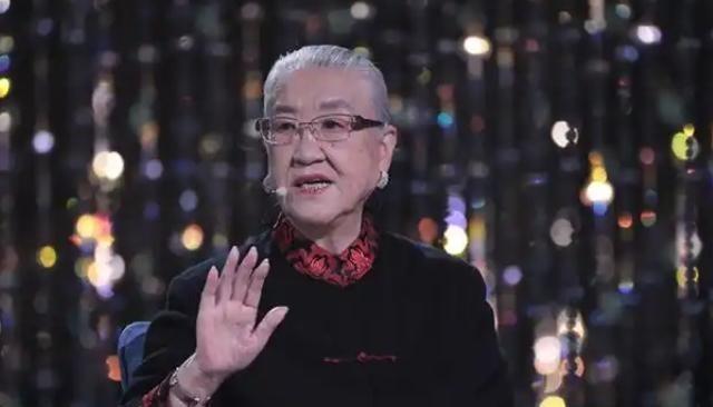 耿飚长女耿莹：50岁赴美重新开始，没有依靠父亲光环，最终靠中国画闯出自己的道路