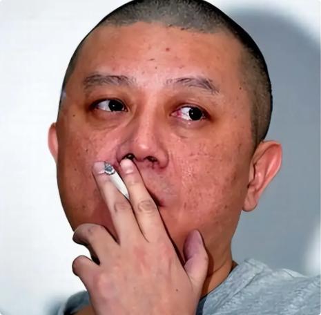 王朔说："当你没有车贷、房贷的时候，你完全可以找一个轻松的工作混吃等死。可一旦你