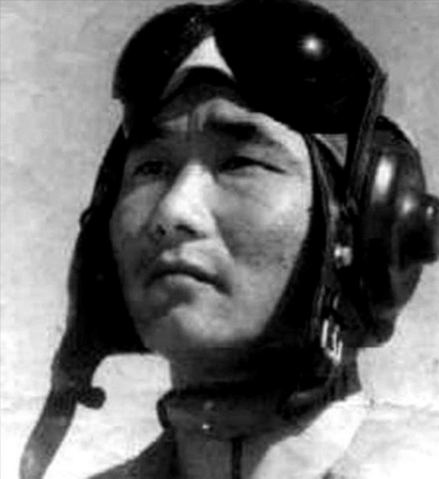 1965年，飞行员高长吉无视毛主席禁令，直接击落一架闯入我国的敌方侦察机，谁料，