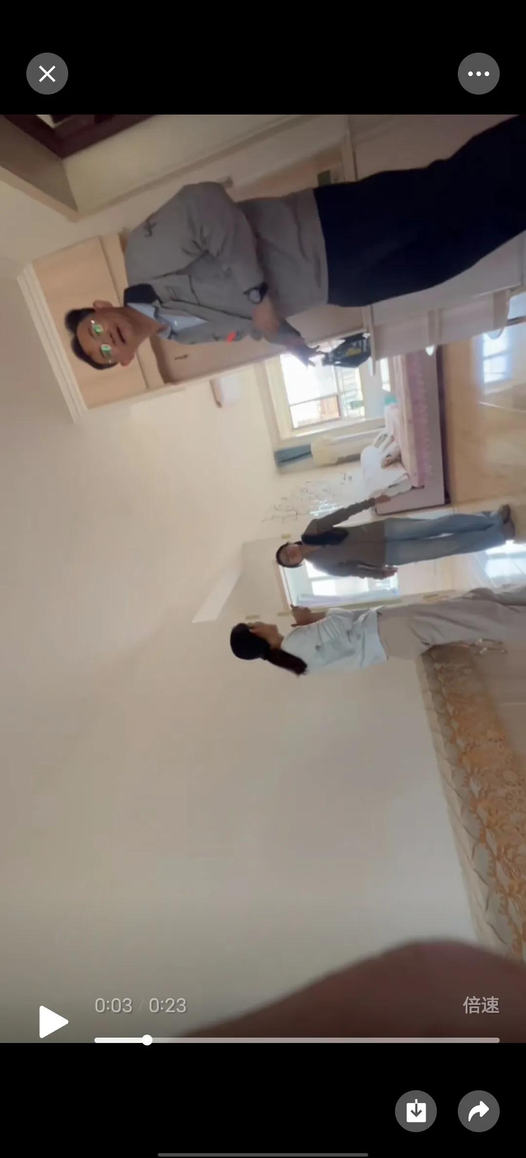 有没有在城阳中车上班的朋友，看看图片里的男子是不是在四方阿尔斯通工作，很多年不见