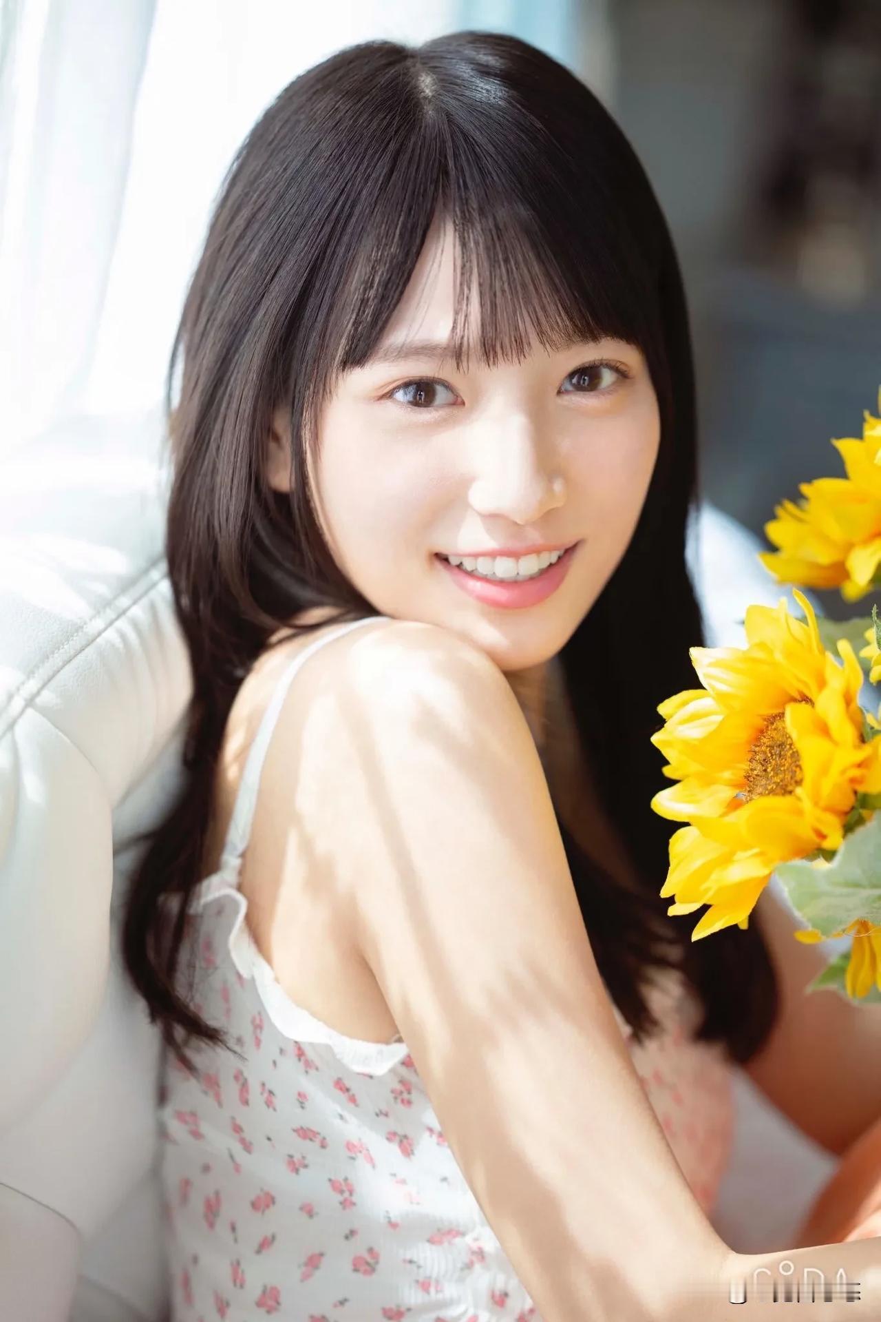 笑靥如花，清丽如风。