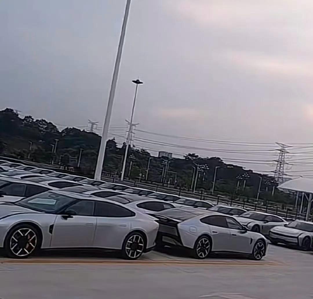 小鹏讲的是「发布即交付」，G7是，P7也会是。
按照G7的大定情况，P7这些车，