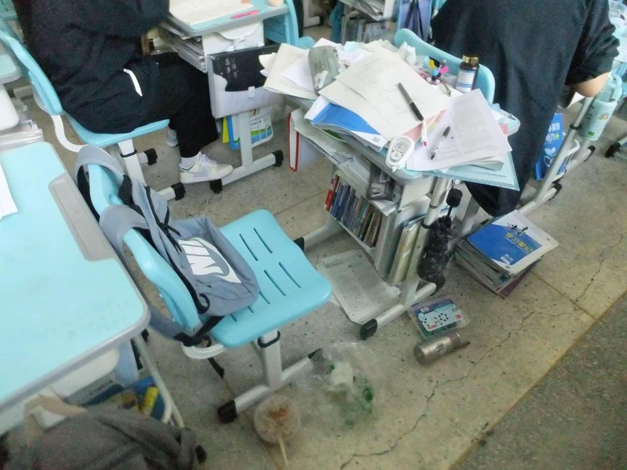 高一下册结束咯.学校生活