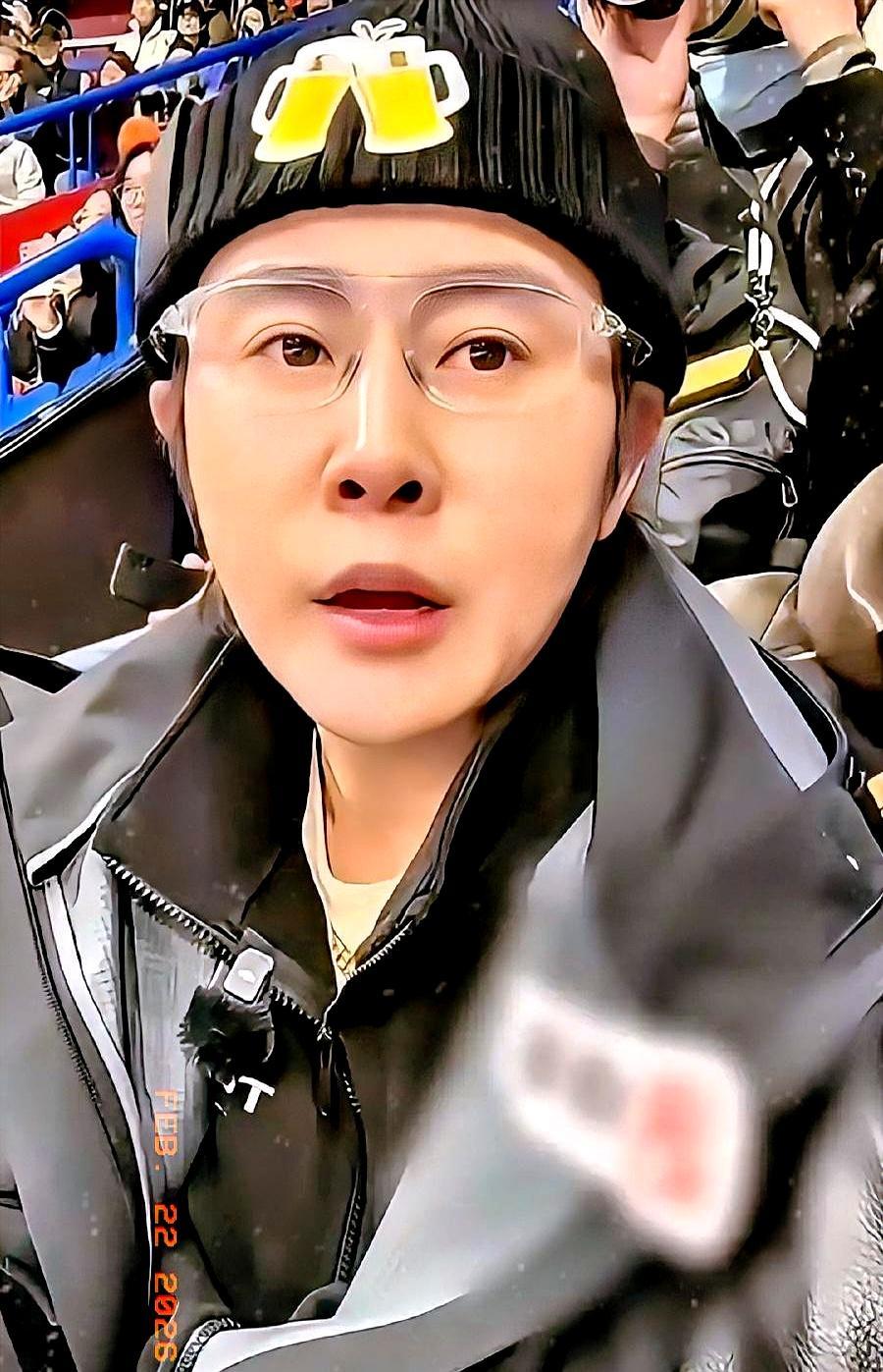 王濛在解说席直接骂哭了，指着领队问：“你上过几回冰？”
 
28年最差战绩，9个