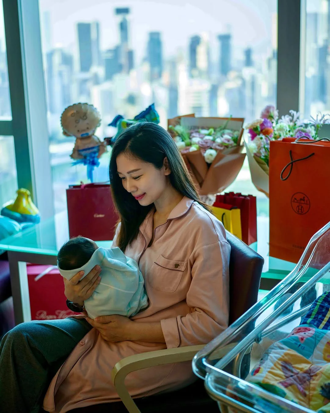 TVB前艺人杨秀惠报喜三胎出生得子，恭喜呀