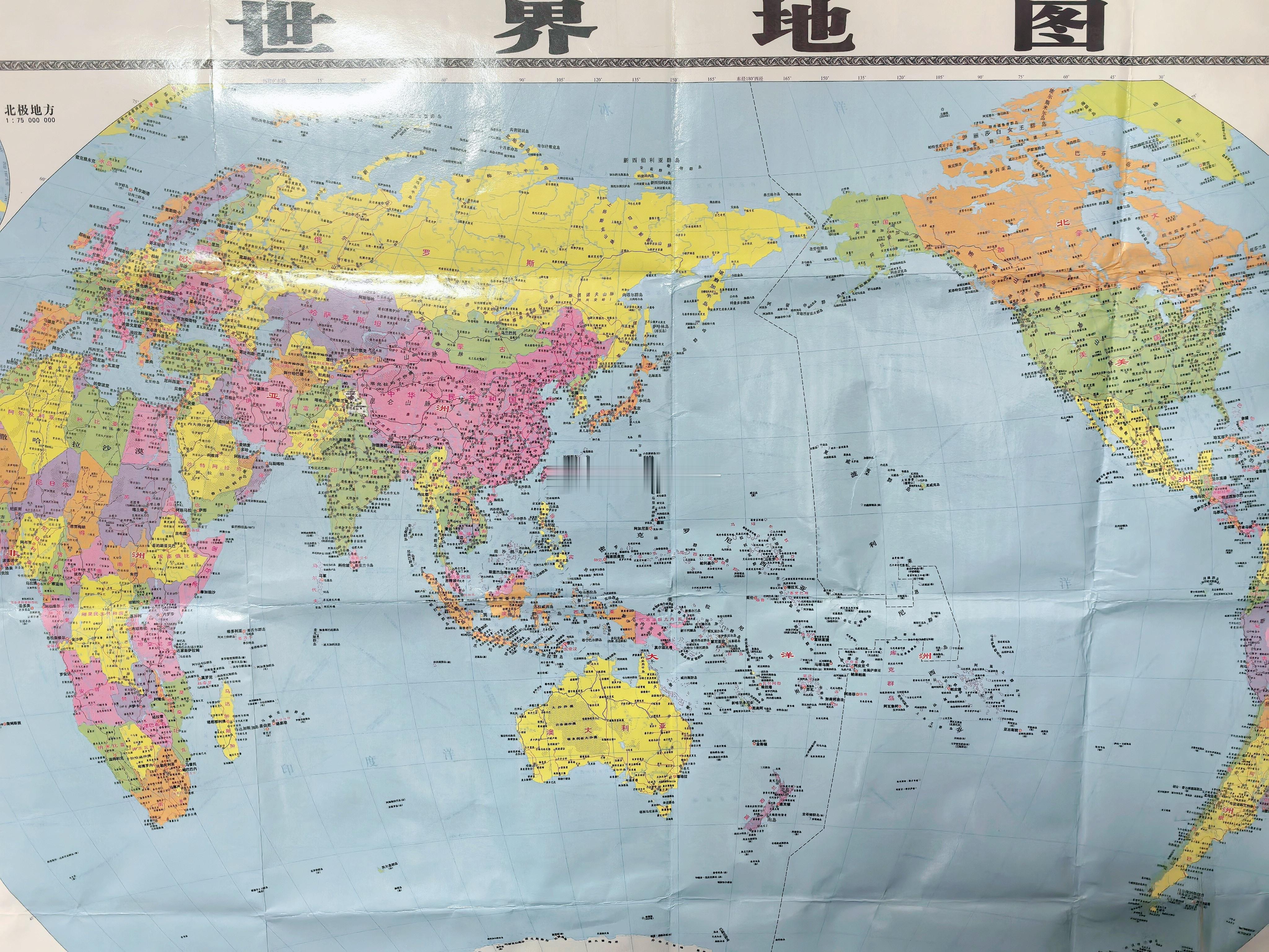 对着世界地图，我问我女儿对于世界上一些国家的印象，用几个字概括，以下是她的回答：