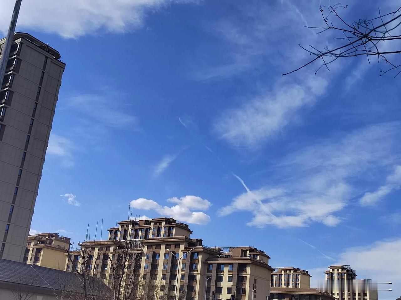 随手拍一张你所在城市的蓝天景色