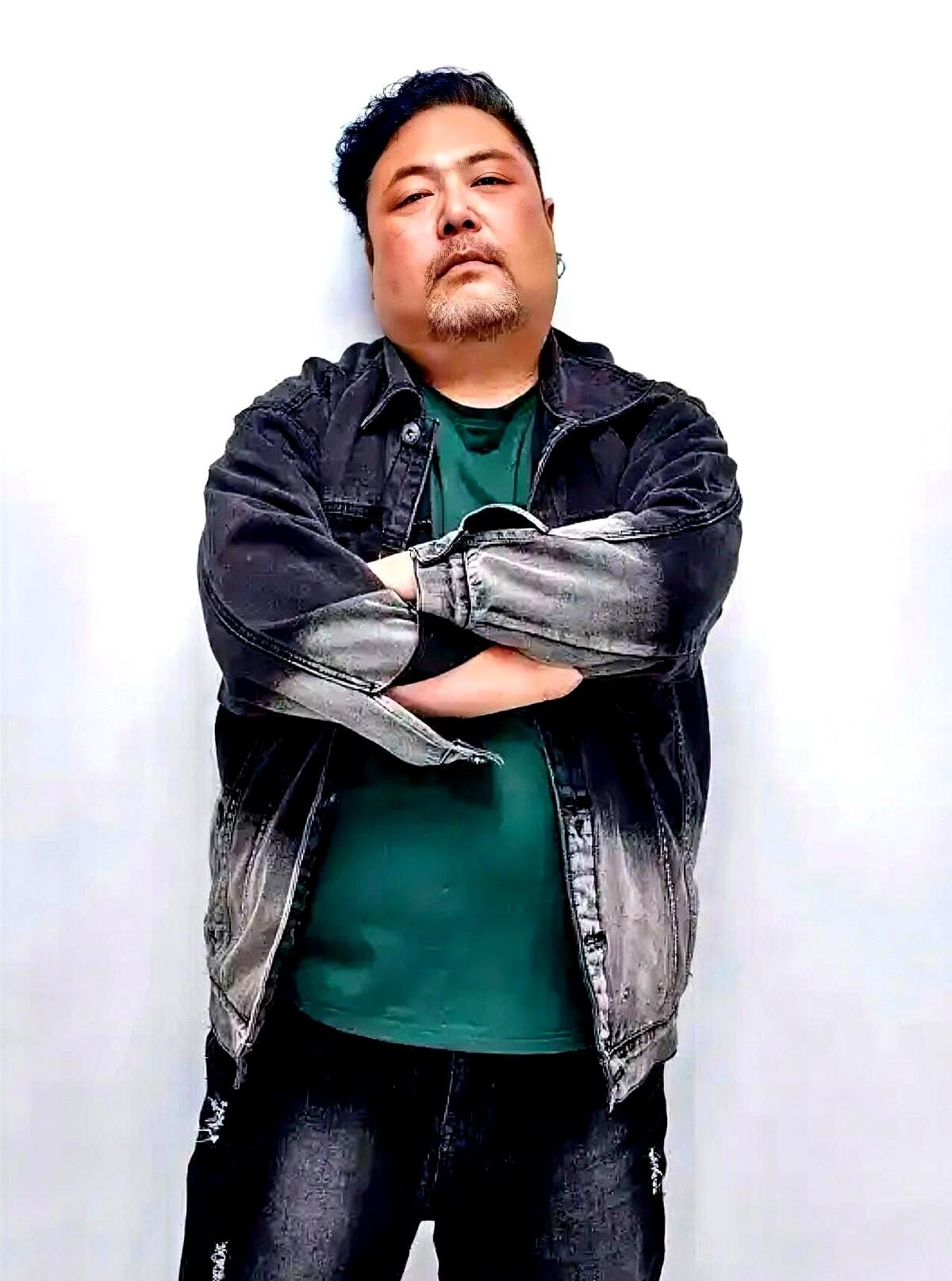 沈腾在台上随口一句最近又聚会没，直接把贾冰逼出了苦笑。

前几天一场私密饭局，贾