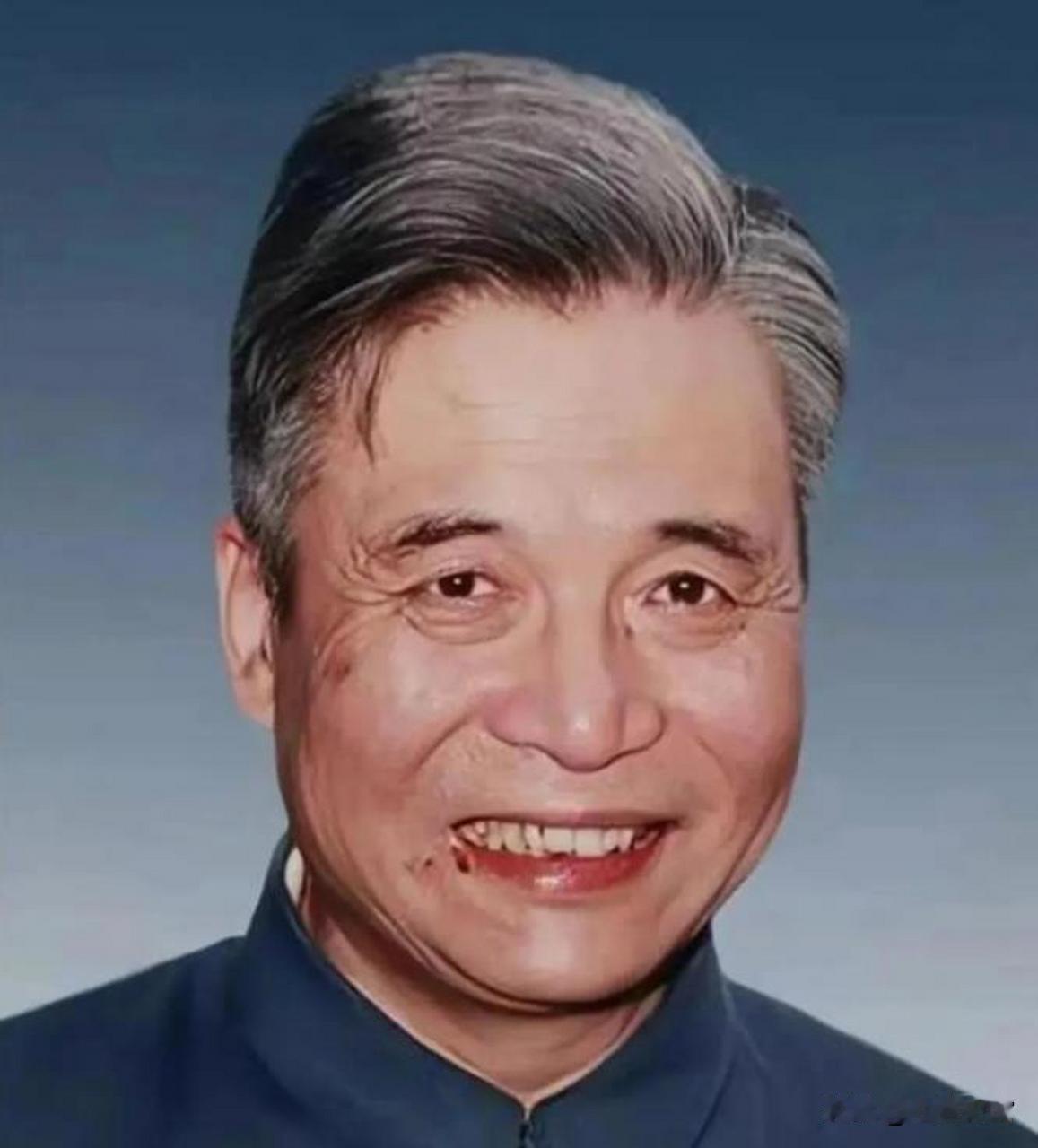 有无数人看到过邓稼先院士的这张照片，但又有多少人注意到他嘴角未擦干的血迹，虽然照