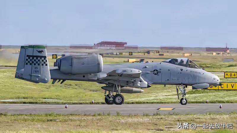 美国的“疣猪”开始出现在伊朗战场!
它的出现，让对手是闻风丧胆。
它不单单是火力