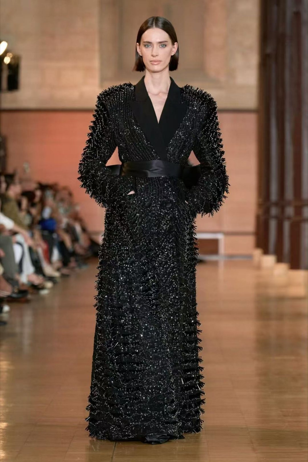 刘宇宁高定大衣刘宇宁黑色高定刘宇宁高定大衣，帅，[打call][打call][打