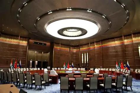 美国人想不通：金砖内部磕磕绊绊不少，凭啥还能越做越大？金砖峰会在新德里开着，《纽