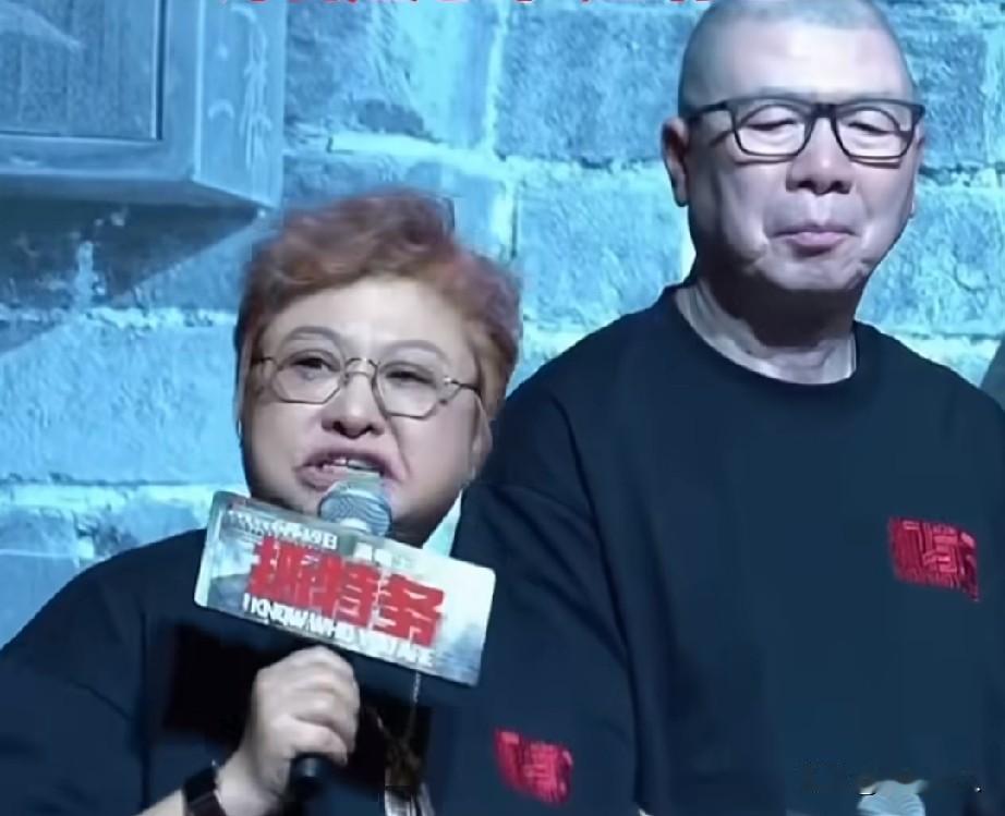 韩红最近又被推到风口浪尖了。

有人质疑她做公益是作秀，账目不清、高调张扬。但我