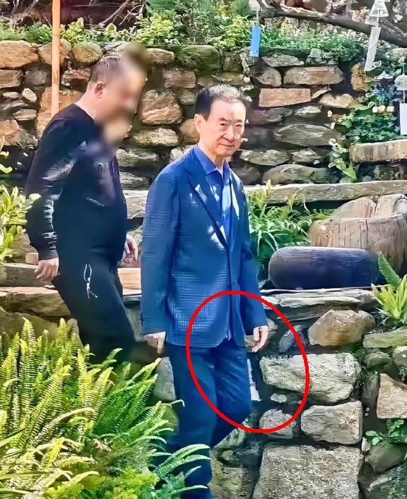 71岁的王健林又卖楼了！这次一口气卖掉48座万达广场，套现500亿💰
昔日首富