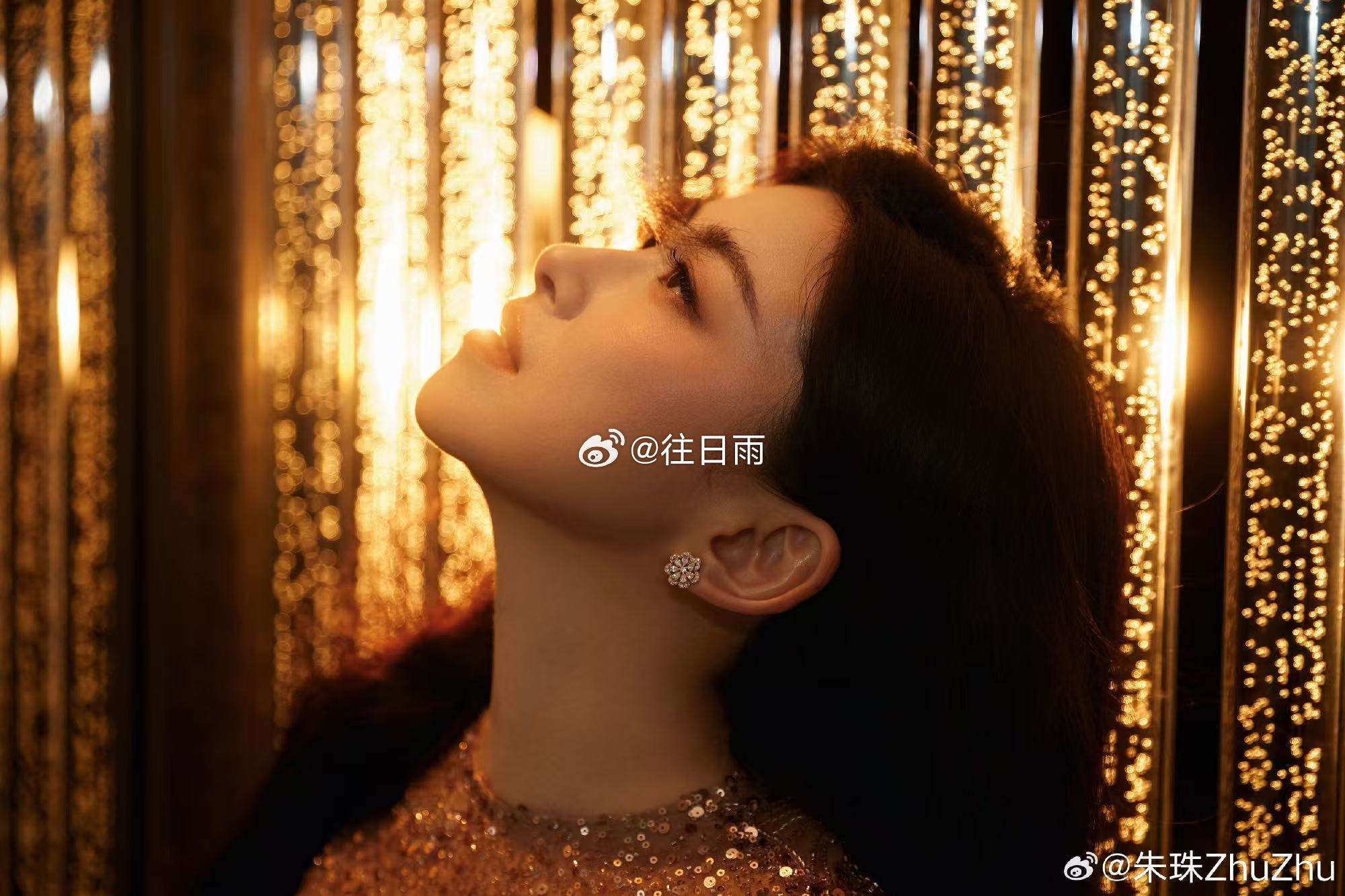 朱珠内娱收藏主理人朱珠不是内娱隐藏款是典藏款踏足宁夏中卫的大漠才更有感触，朱珠的