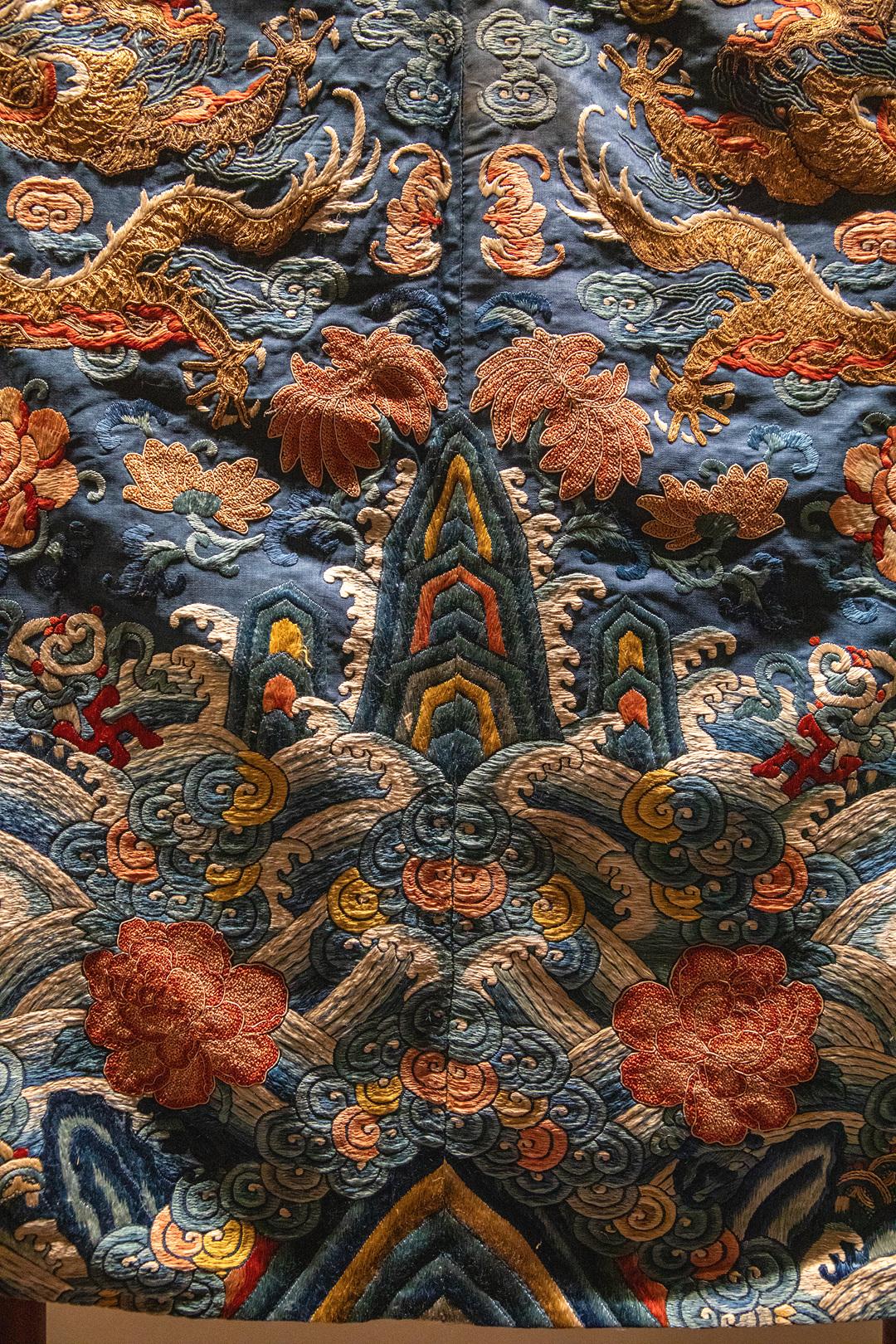 皖京文化联动，安博特展《紫禁风华》4 月 30 日至 8 月 9 日展出。甄选明
