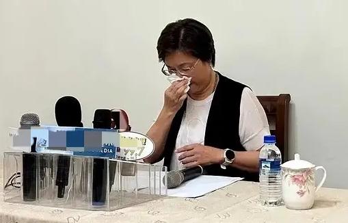王惠美记者会上委曲哽咽，爆出了和郑丽文之间的冲突细节 。
 
王惠美今天在记者会