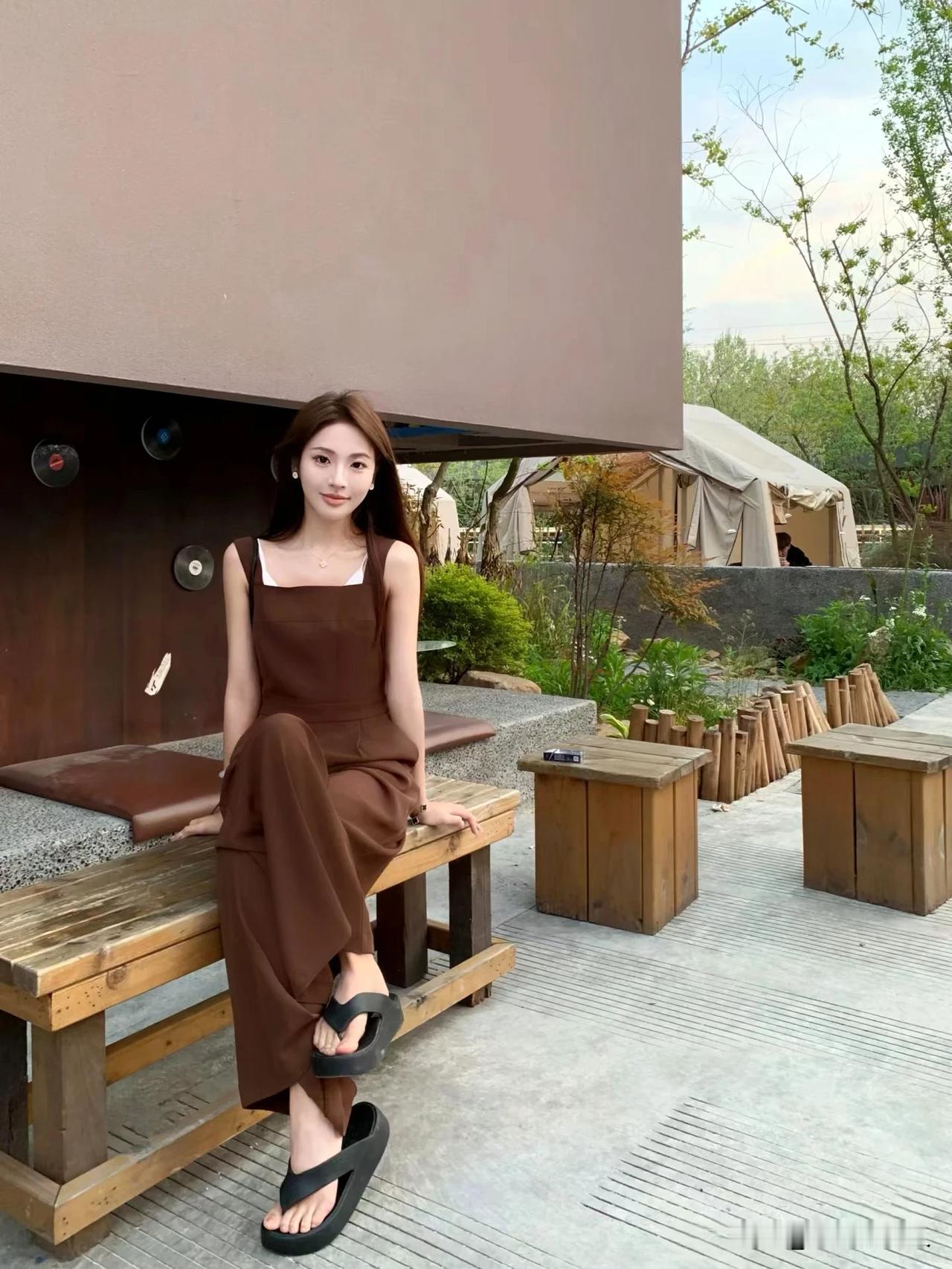 时尚搭配，优雅气质。#极品美女穿搭# #女神的美照分享#
